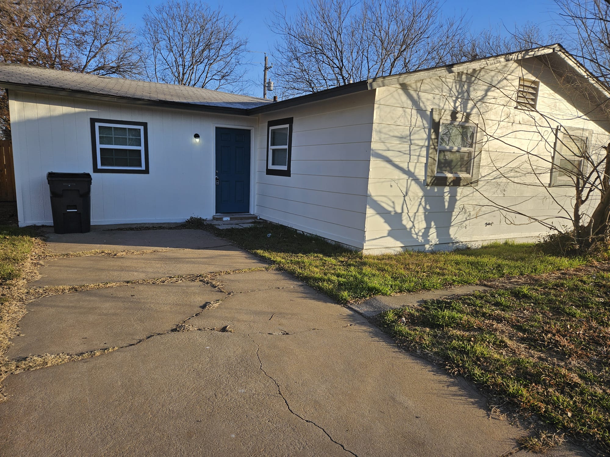 411 Northwest Greenmeadow Drive